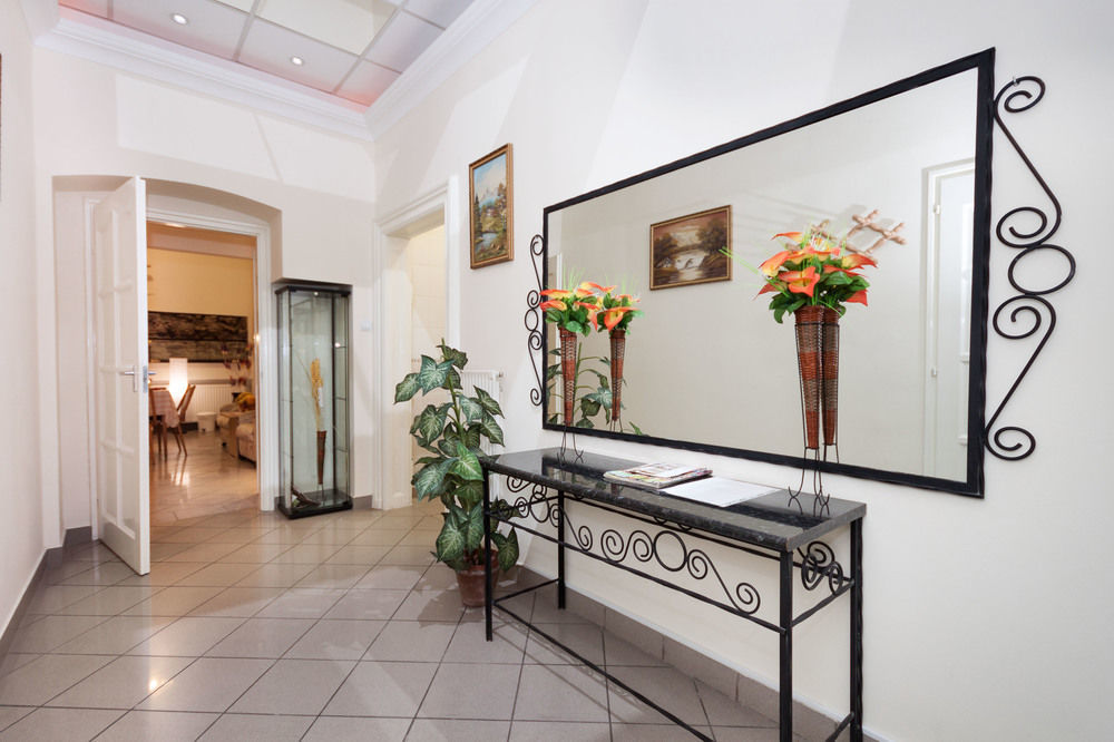 Grand Boulevard Apartments Budapest Ngoại thất bức ảnh
