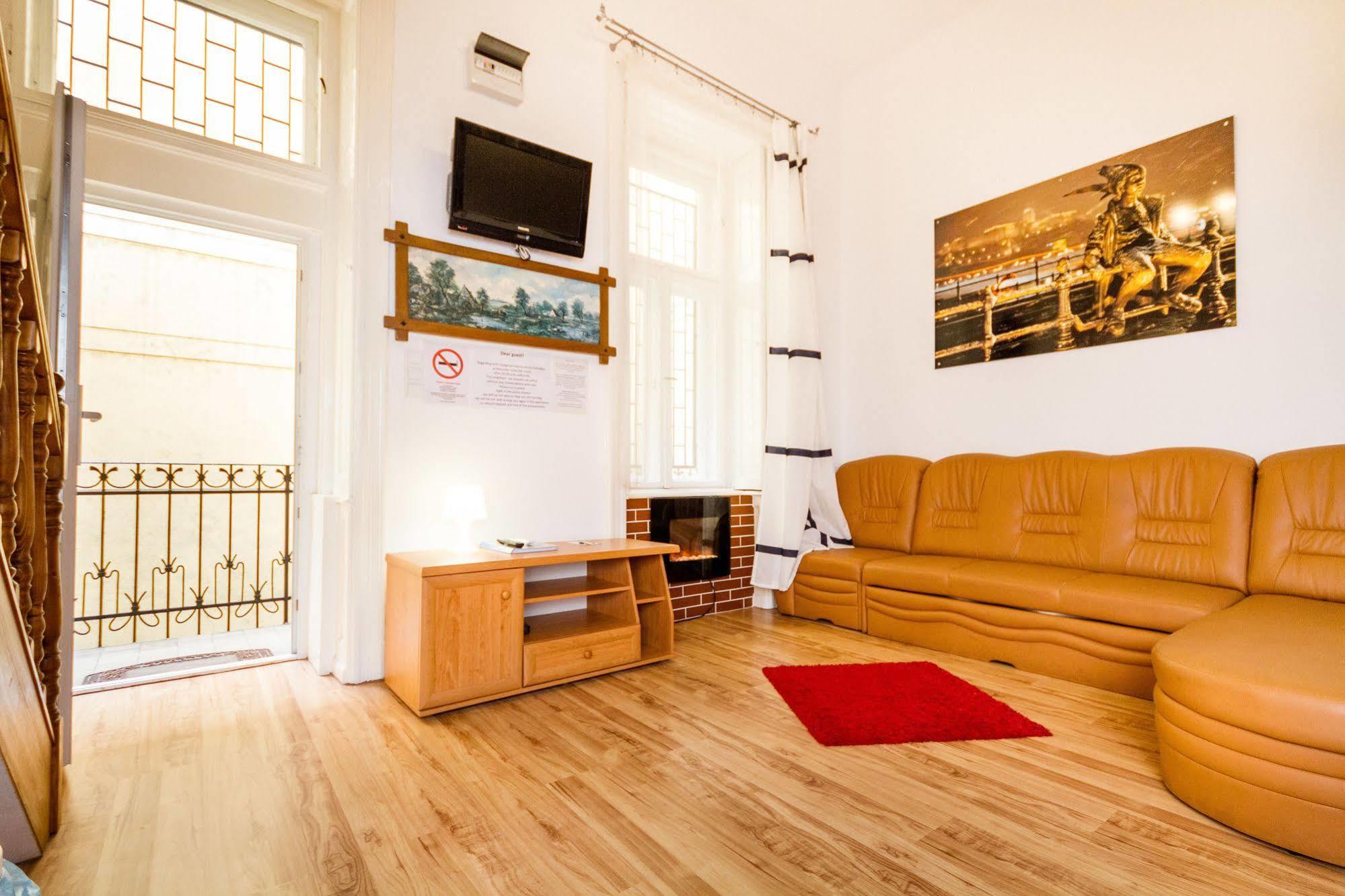 Grand Boulevard Apartments Budapest Ngoại thất bức ảnh