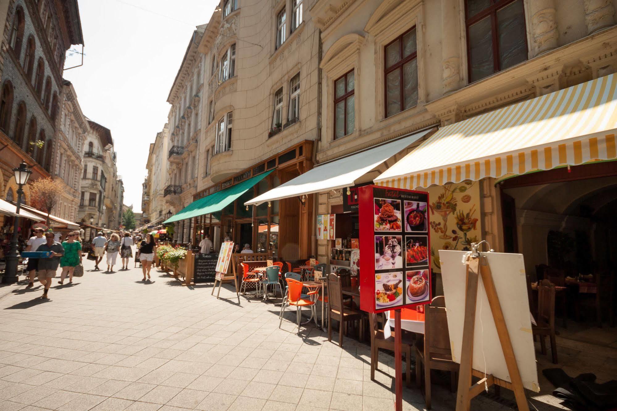Grand Boulevard Apartments Budapest Ngoại thất bức ảnh